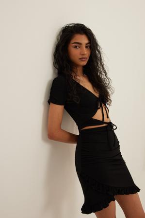 NA-KD Wrap Detail Short Sleeve Top - Crop Tops - Svart - Medium