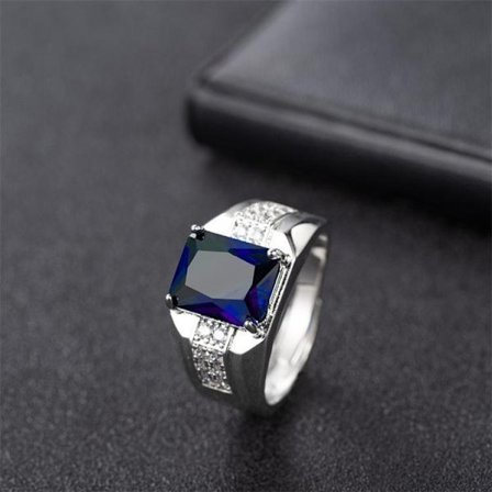 Elegant ring for men in gold green & blue royal style