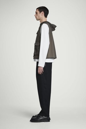 COS Homme Gilet À Capuche En Nylon Technique in Beige