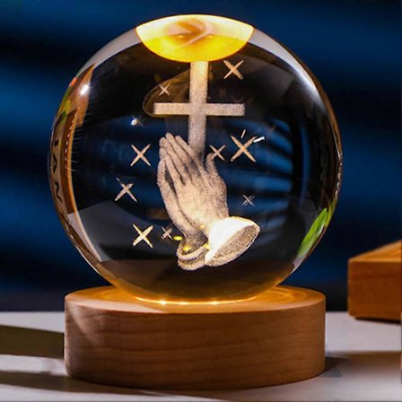 3D Krystalkugle Natlampe med Træbase, Lasergraveret Kors & Bedende Hænder, Religiøse Gaver Rustik Moderne Boligindretning_Speciel Gave