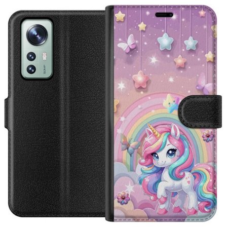 Kompatibel Tegnebogsetui til Xiaomi 12 Magisk enhjørning med regnbue manke, stjerner og sommerfugle mod en pastelfarvet himmel med skyer