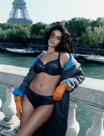 CHANTELLE Intrigue Underwire Very Covering Bra - Navy - C x 80