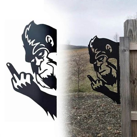 Bigfoot som viser fingeren Metallskilt - Kikker en Boo Nyhet Veggkunst Utendørs Hytte Dekor Bigfoot Dyr Metallskilt Kunst Ornament (LGL)