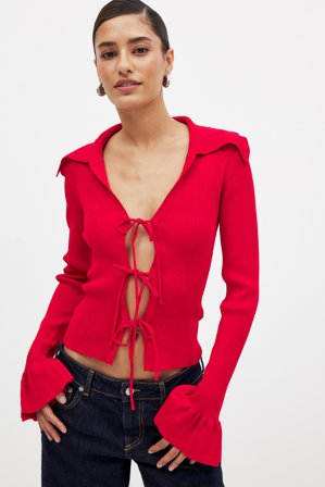 NA-KD Geripptes Stricktop mit Schnürung - Stricktops - Rot - L