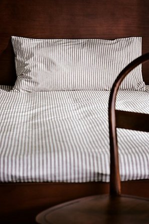 Jotex - Örngott 90x50 Cm Ekologisk Brun/vit ESSA - Köp Örngott hos Jotex