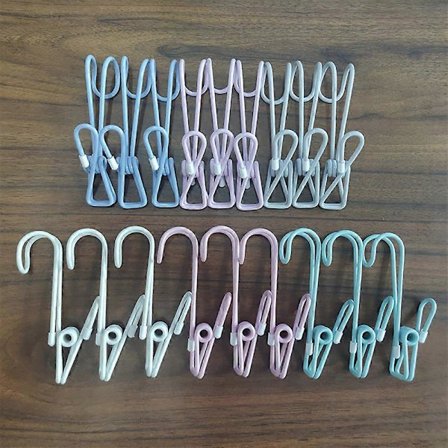 Sett med 60 multifunksjonelle klesklyper (10 stk for hver farge)