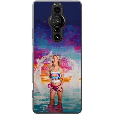 Kompatibelt Mobildeksel til Sony Xperia Pro-I Blond kvinne i fargerik strandantrekk som leker i havet ved solnedgang