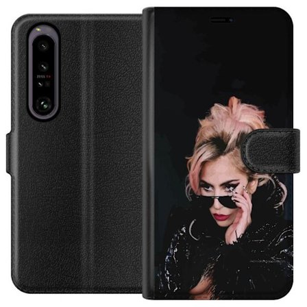 Yhteensopiva Lompakkokotelo Sony Xperia 1 IV Lady Gagan muotokuva aurinkolaseilla ja dramaattisella meikillä tummassa glamuurityylissä