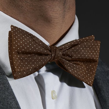 Papillon da annodare in seta marrone con motivo a pois per uomini - Papillon da annodare