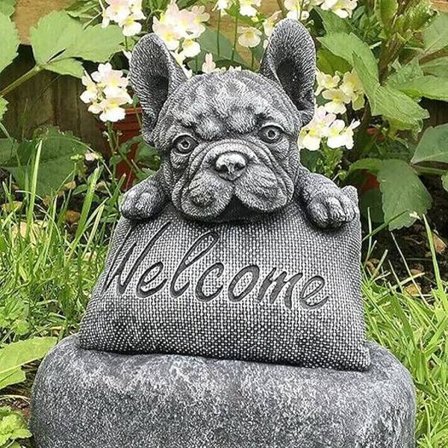 1 stk. fransk bulldog havepynt, velkomstskilt statue i