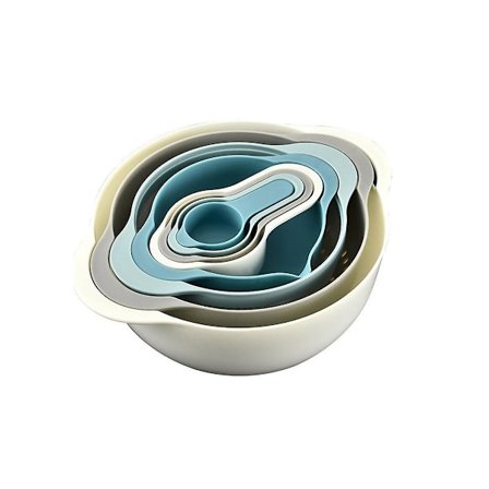 Plastboller - flerfargede bollesett med 8 deler, inkludert målebeger, dørslag, sil, ring