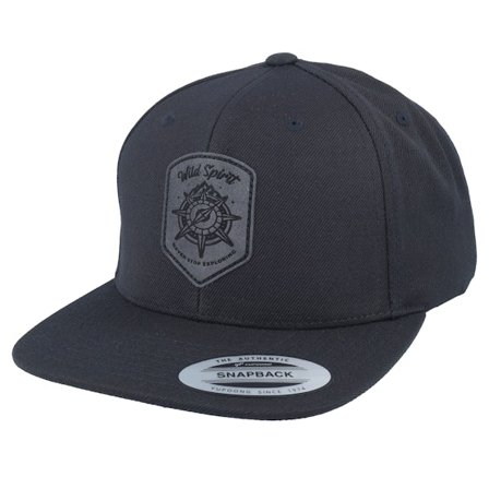 Wild Spirit - Black snapback Czapka Z Daszkiem - Compass Shield Black Patch Black Snapback @ Hatstore