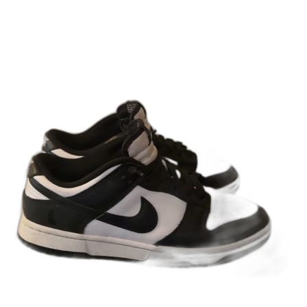 Nike Dunk Low i svart och vitt