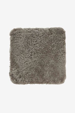 Skinnwille - Saueskinnspute firkantet Curly - Grå - Sitteputer & stolputer - Fra Homeroom