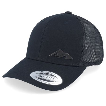 Wild Spirit - Svart trucker Keps - Small Mountain Icon Patch Black Trucker @ Hatstore