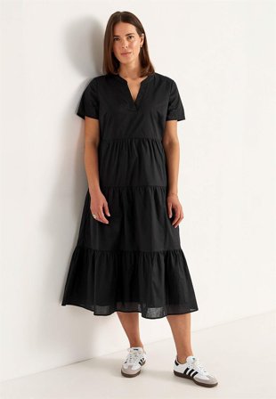 Cellbes of Sweden - Bomuldskjole med volant i sort til damer i størrelse 62/64