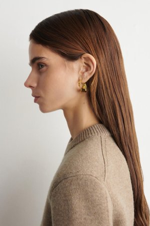 COS Twisted Ribbon Hoop Earrings in Gold-coloured - Women
