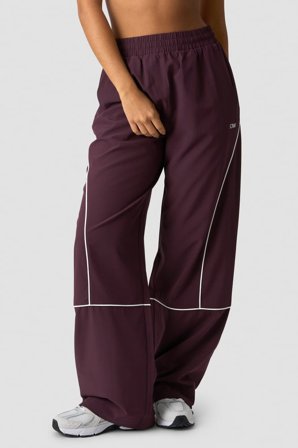 ICANIWILL - Contrast Track Pants Dark Burgundy- Broek - Dames - sportkleding van ICIW