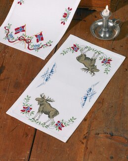 Broderikit Löpare Skogens konung Nor