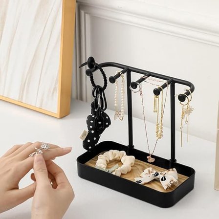 TS Smyckesställ i svart metall med förvaringsbricka