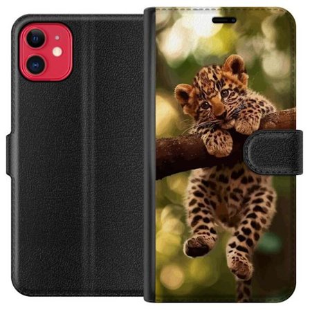 Kompatibel Tegnebogsetui til Apple iPhone 11 Leopardunge liggende på gren med store øjne blød pels varm jungle følelse og naturinspireret legende
