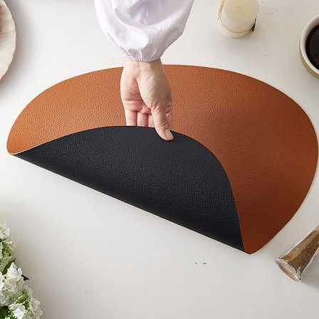 Runde kunstlæder dækkeservietter, varmebestandige vaskbare isoleringsunderlag i kunstlæder til spisebord