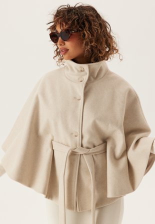Bubbleroom - High Collar Cape - Light beige - Kläder