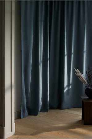 Jotex - Målbestilt Mørkleggingsgardin Gråblå - DEJA - Kjøp Gardiner hos Jotex