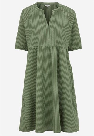 Cellbes of Sweden - Kjole i seersucker i kakigrønn / stripete for damer i størrelse 50/52