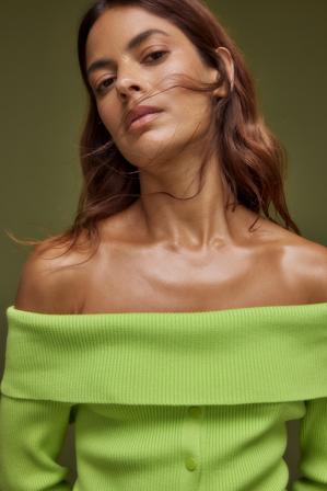 NA-KD Stickad offshoulder-topp - Off Shoulder toppar - Grön - Medium