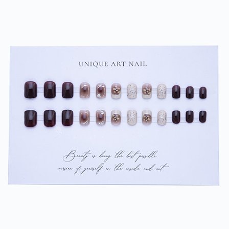 Amber Blush Korta Nagellappar - Eleganta & Lätta att Applicera