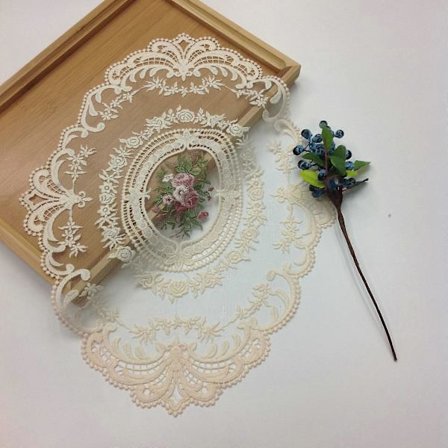 Retro Blondebrikke Oval Broderte Bordbrikker Fransk Heklet