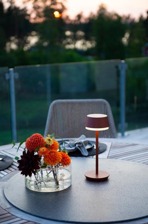 Jotex - Bordlampe Lyon Usb 30 cm Terrakotta - Kjøp Bordlamper hos Jotex