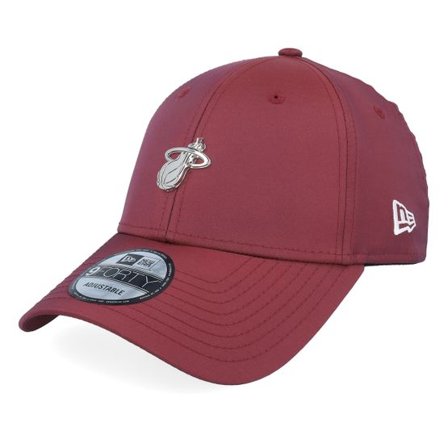 New Era - NBA Röd adjustable Keps - Miami Heat NBA Tech 9FORTY Cardinal Adjustable @ Hatstore
