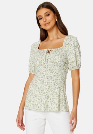 Happy Holly Ruched Short Sleeve Tie Top Vaatteet