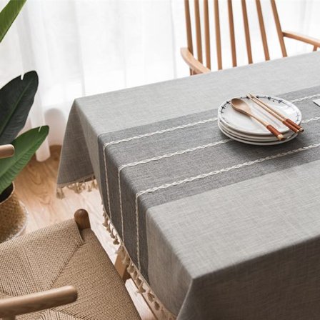 Duk i bomull och linne med broderade pomponer, rektangulär