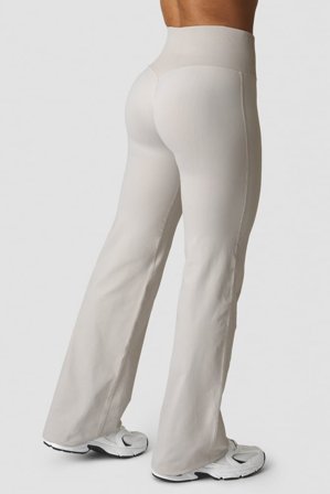 ICANIWILL - Define Seamless Straight Pants Light Dusty Beige- Broek - Dames - sportkleding van ICIW
