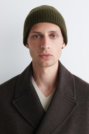 COS Women's Berretto In Cashmere in Verde