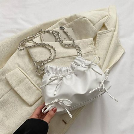 Yksivärinen laskostettu naisten olkalaukku VALKOINEN