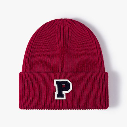 Broderede strikhuer med bogstavet P til mænd og kvinder - Bløde, varme vinterhuer Ribstrikkede skull caps - Rød