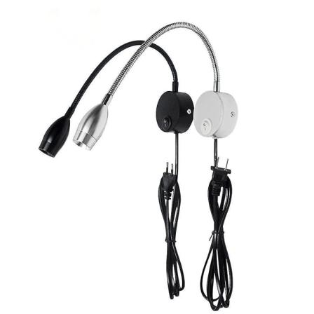 LED-sängin vieressä oleva kirjanvalo joustavalla letkulla Yövalo