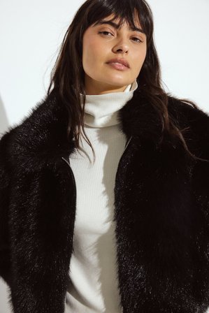 NA-KD Fuskpälsjacka med dragkedja - Jackor och kappor i fuskpäls - Svart - EU 42