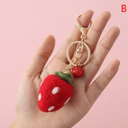 Cartoon Plysch Strawberry Keychain E Animal Pendant Keyring Bag