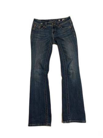 Miss Me jeans med broderade bakfickor