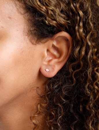 Design Letters Enamel Stud (1 Pcs) - Pink - ONE SIZE