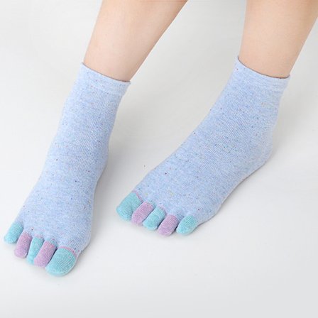 Blå korte 5-finger sokker med flerfarvede bomuldstæer, til kvinder
