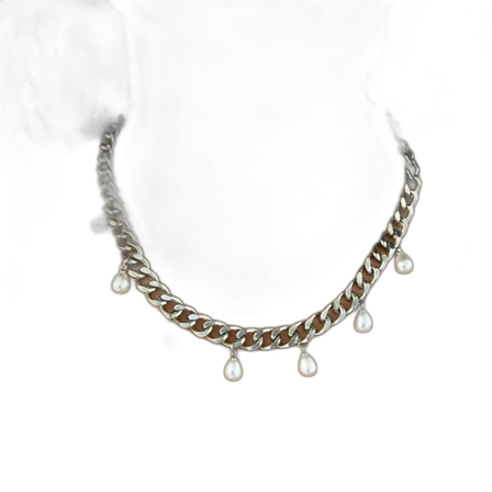 Silvrigt halsband med pärlor