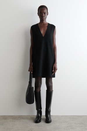 COS Frauen Minikleid Aus Kochwolle Mit V-Ausschnitt in Schwarz