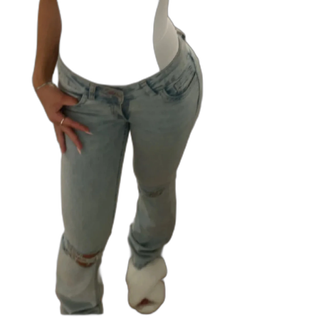 Ljusblå bootcut jeans med slitningar