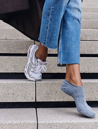 Falke Women Keep Warm Anatomical Plush Sole - Black - 39-41